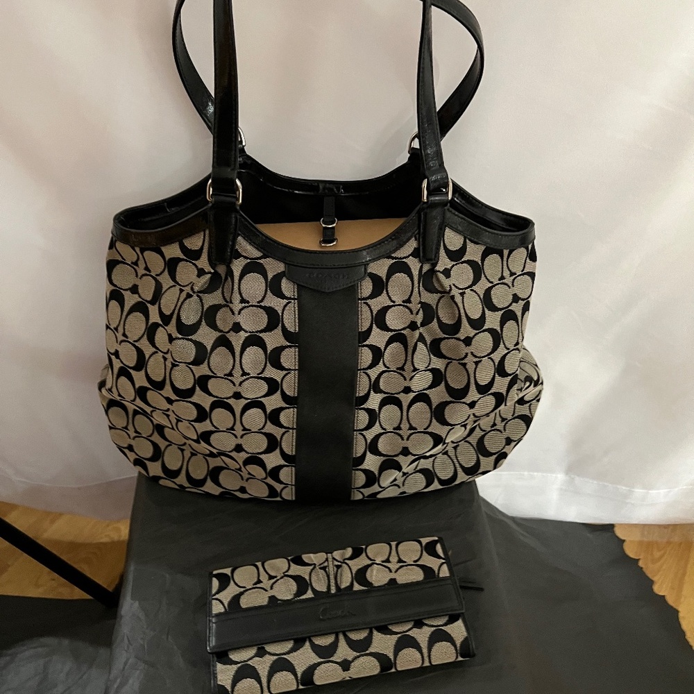 Coach Signature Devin Tote & Wallet